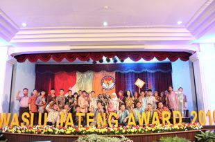 bawaslu-jateng-award-2016-5
